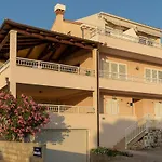 Apartment Una